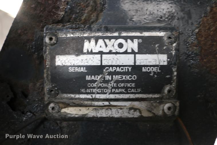 image for item DC7717 2004 International 7500 box truck