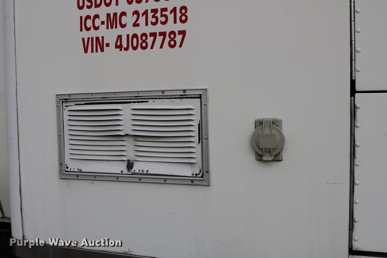 image for item DC7717 2004 International 7500 box truck