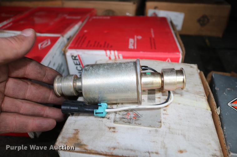 image for item DC7717 2004 International 7500 box truck