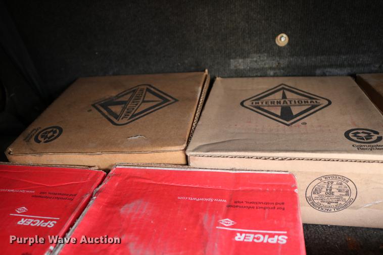 image for item DC7717 2004 International 7500 box truck