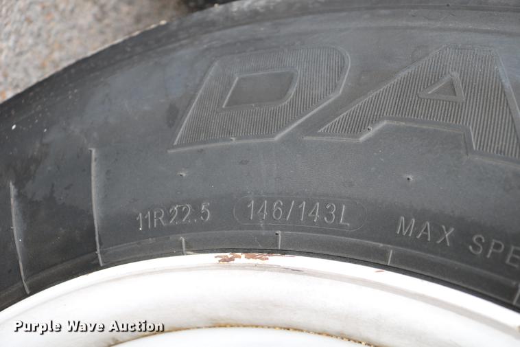 image for item DC7717 2004 International 7500 box truck