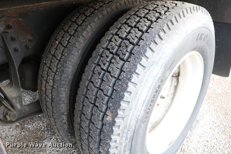 image for item DC7717 2004 International 7500 box truck