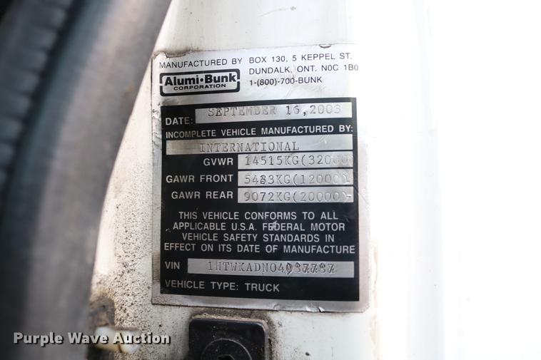 image for item DC7717 2004 International 7500 box truck