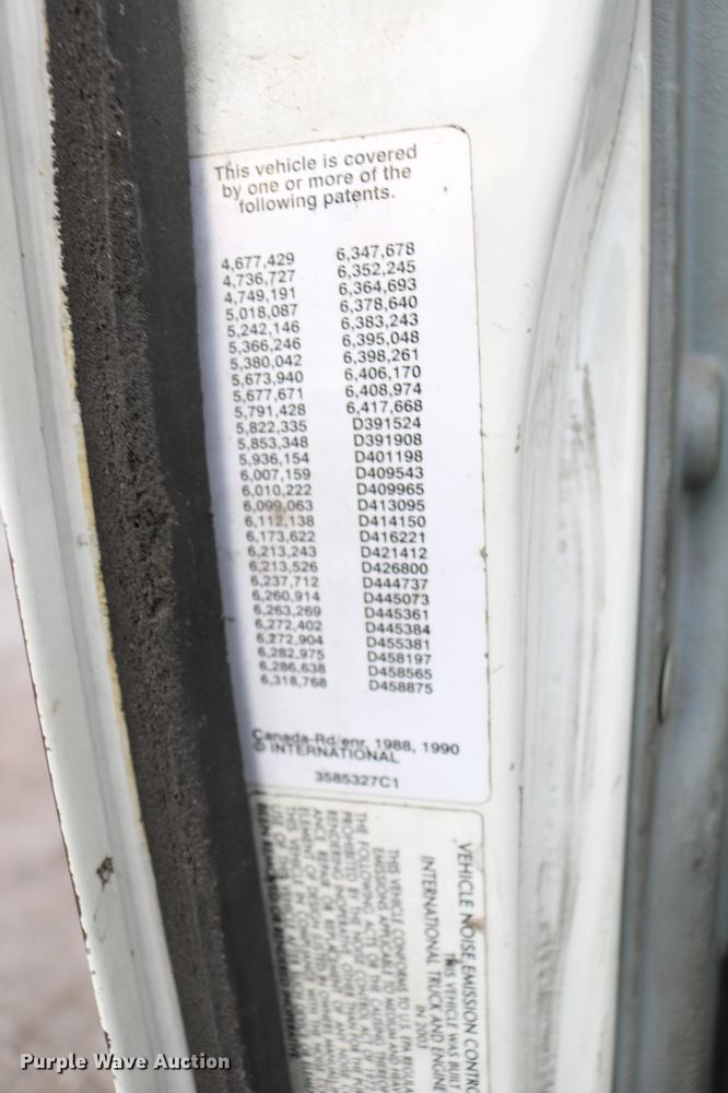 image for item DC7717 2004 International 7500 box truck