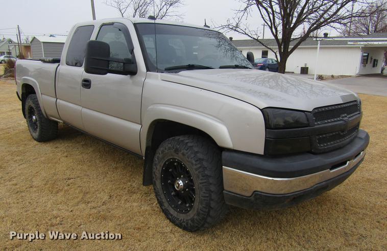 image for item DC8256 2005 Chevrolet Silverado 1500 Ext. Cab pickup truck