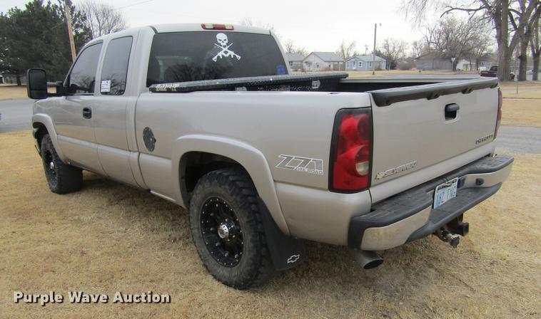 image for item DC8256 2005 Chevrolet Silverado 1500 Ext. Cab pickup truck