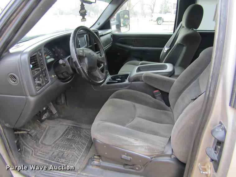 image for item DC8256 2005 Chevrolet Silverado 1500 Ext. Cab pickup truck
