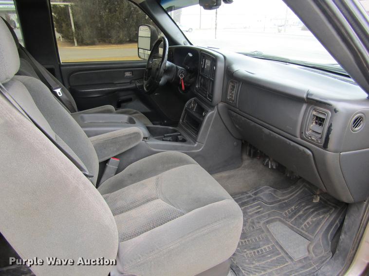 image for item DC8256 2005 Chevrolet Silverado 1500 Ext. Cab pickup truck