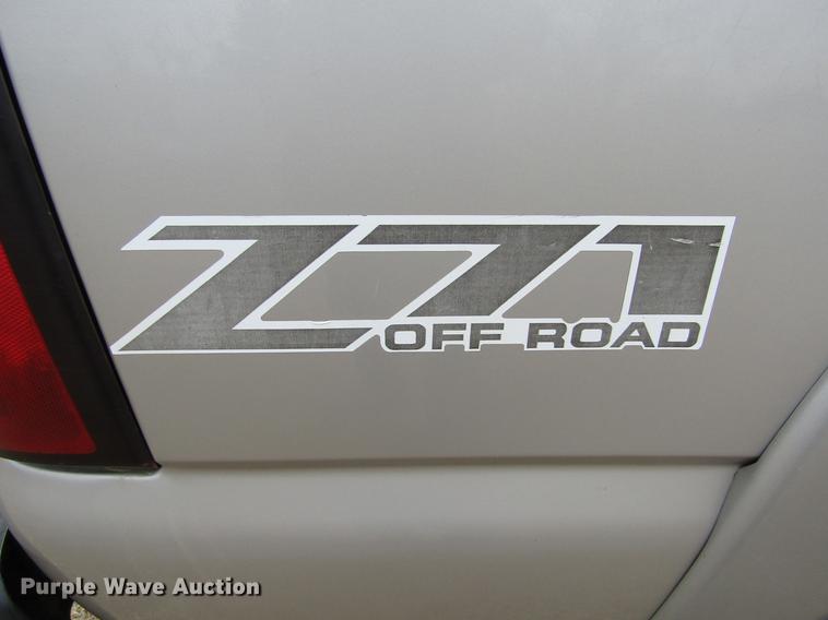 image for item DC8256 2005 Chevrolet Silverado 1500 Ext. Cab pickup truck