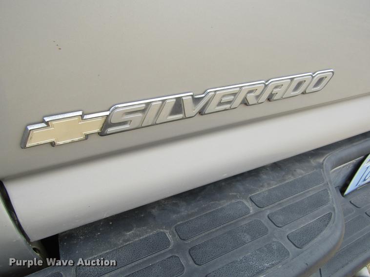 image for item DC8256 2005 Chevrolet Silverado 1500 Ext. Cab pickup truck