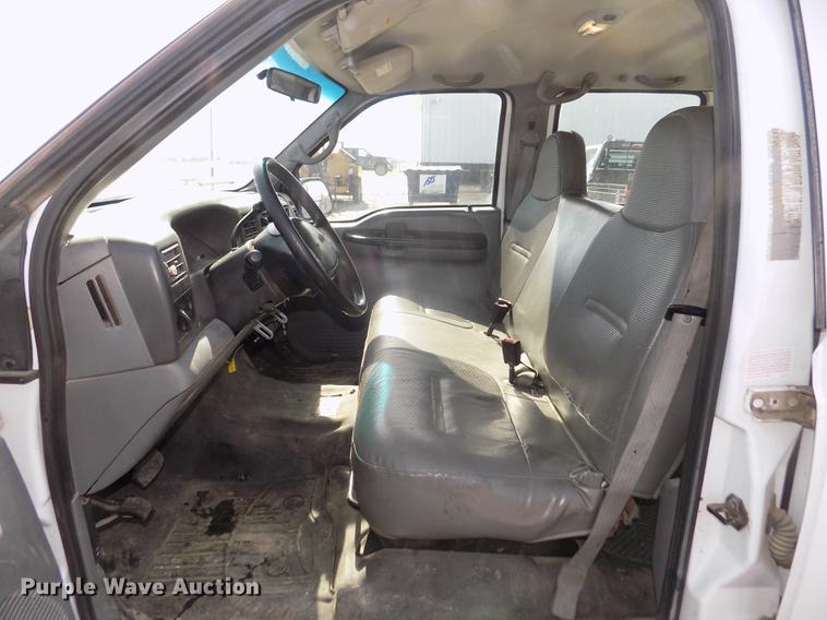 image for item DD2880 2002 Ford F350 Super Duty XL Crew Cab pickup truck