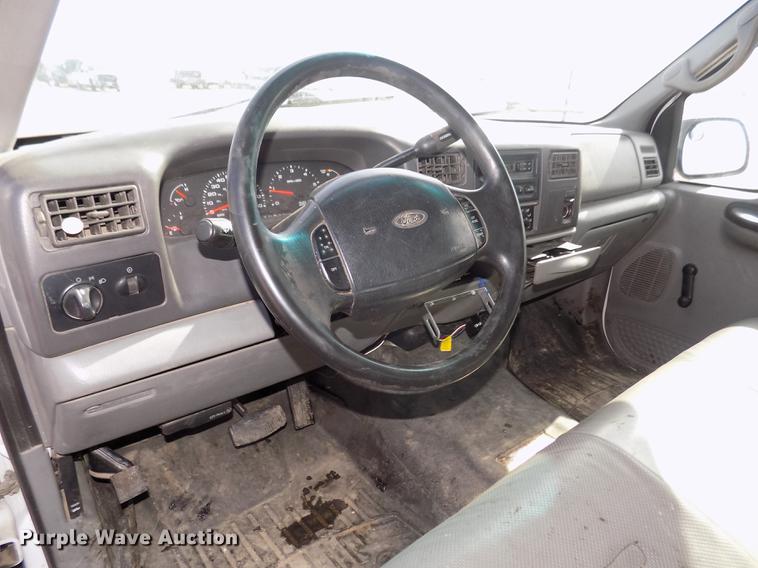 image for item DD2880 2002 Ford F350 Super Duty XL Crew Cab pickup truck