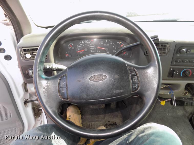 image for item DD2880 2002 Ford F350 Super Duty XL Crew Cab pickup truck