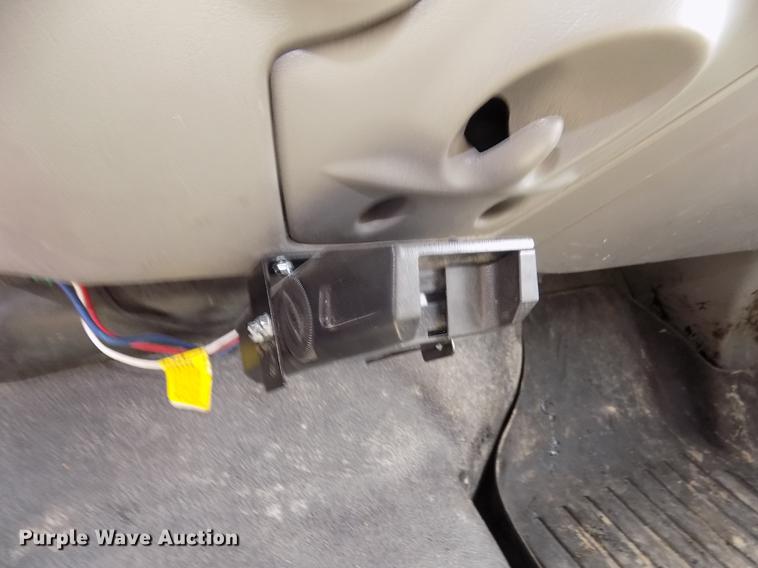 image for item DD2880 2002 Ford F350 Super Duty XL Crew Cab pickup truck