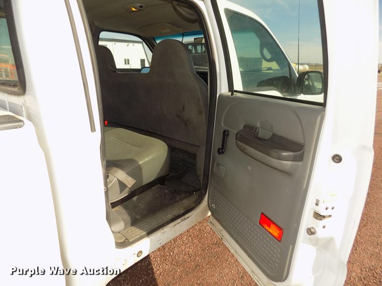 image for item DD2880 2002 Ford F350 Super Duty XL Crew Cab pickup truck