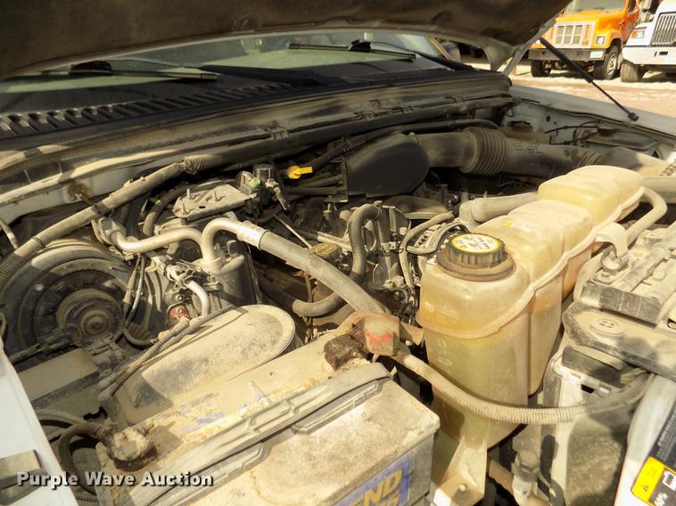 image for item DD2880 2002 Ford F350 Super Duty XL Crew Cab pickup truck