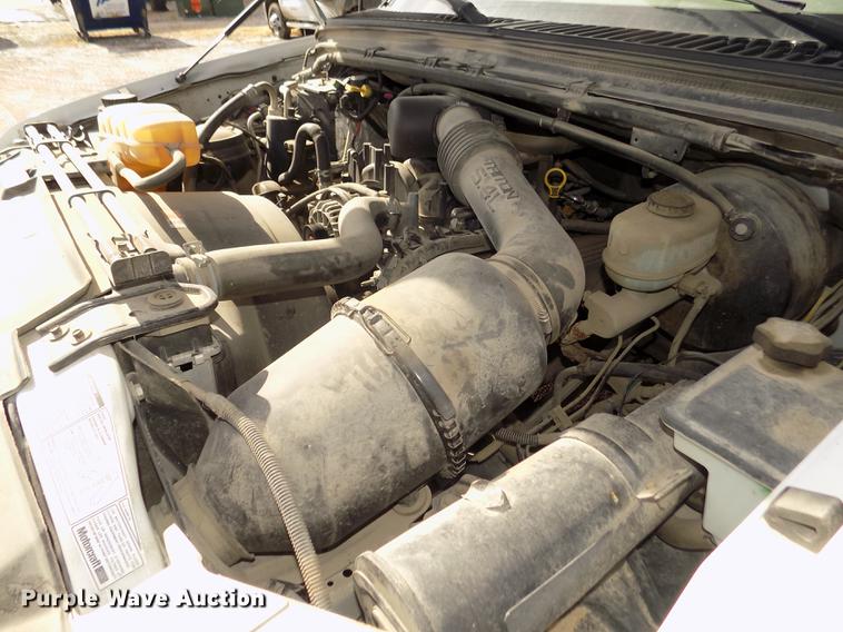 image for item DD2880 2002 Ford F350 Super Duty XL Crew Cab pickup truck