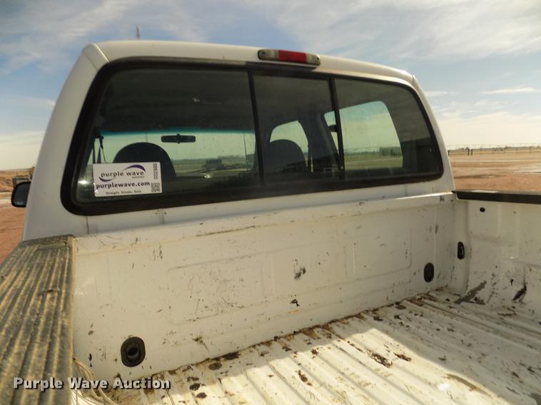 image for item DD2880 2002 Ford F350 Super Duty XL Crew Cab pickup truck