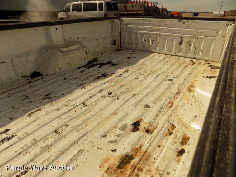 image for item DD2880 2002 Ford F350 Super Duty XL Crew Cab pickup truck