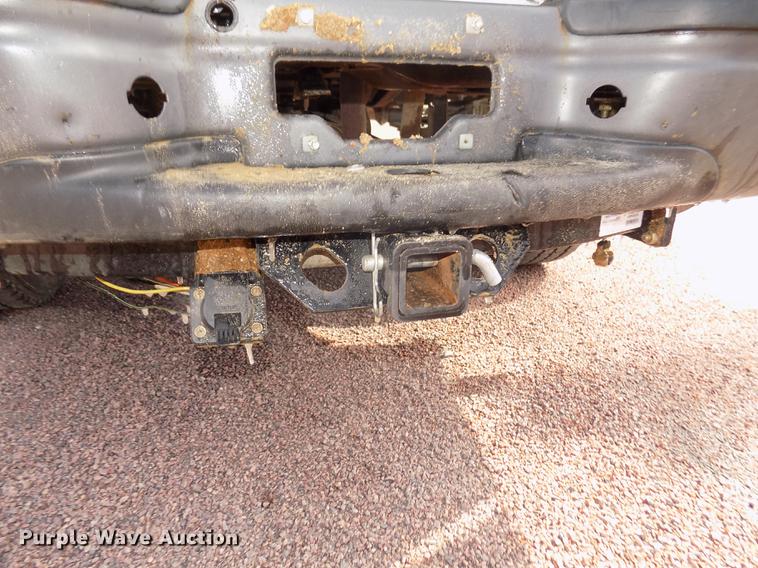 image for item DD2880 2002 Ford F350 Super Duty XL Crew Cab pickup truck