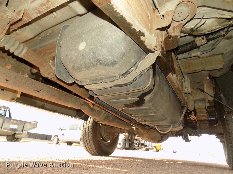 image for item DD2880 2002 Ford F350 Super Duty XL Crew Cab pickup truck