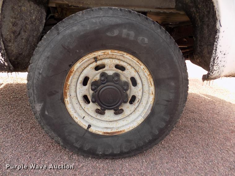 image for item DD2880 2002 Ford F350 Super Duty XL Crew Cab pickup truck