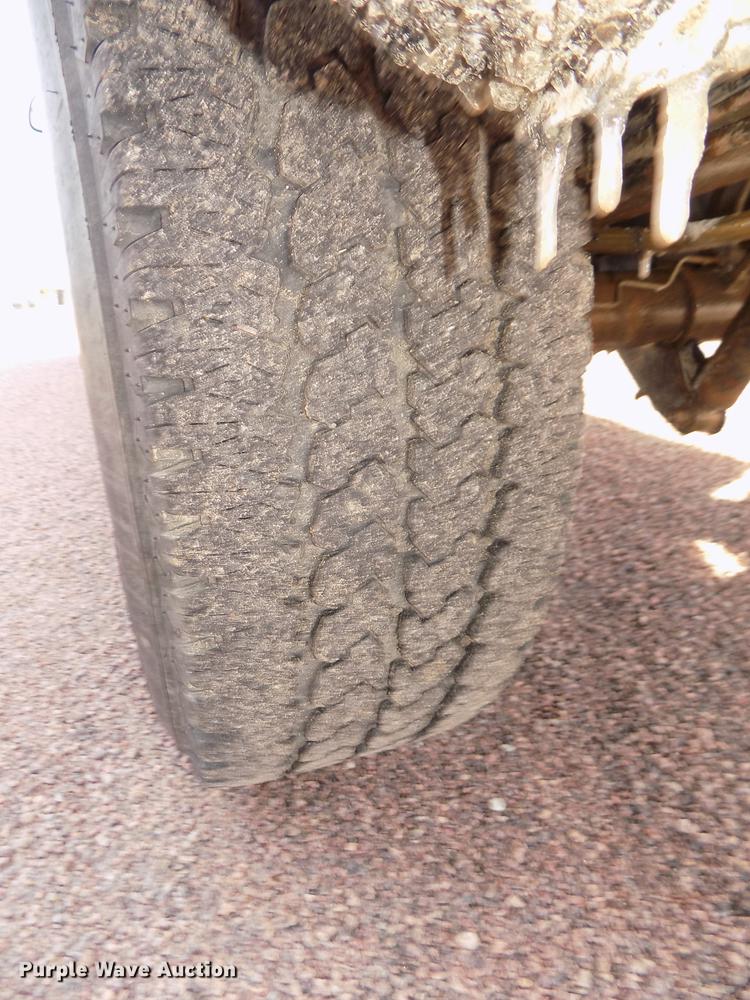 image for item DD2880 2002 Ford F350 Super Duty XL Crew Cab pickup truck