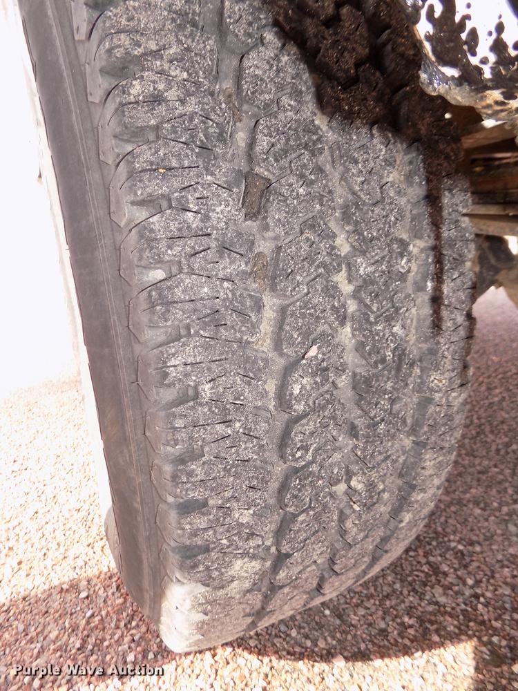 image for item DD2880 2002 Ford F350 Super Duty XL Crew Cab pickup truck