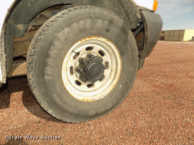 image for item DD2880 2002 Ford F350 Super Duty XL Crew Cab pickup truck