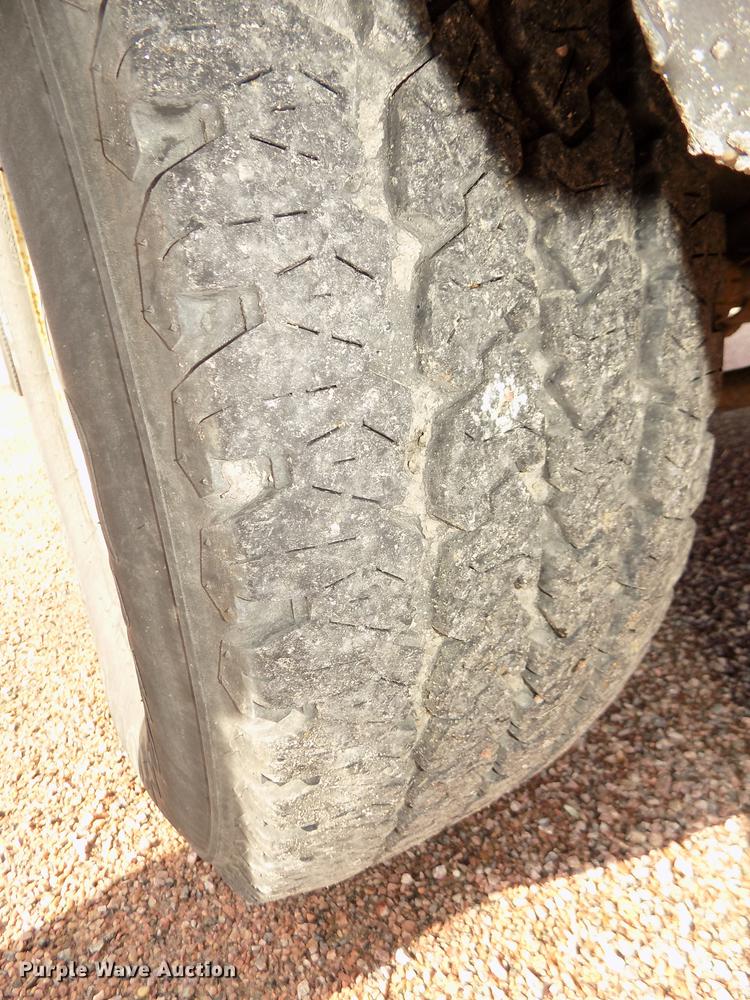 image for item DD2880 2002 Ford F350 Super Duty XL Crew Cab pickup truck