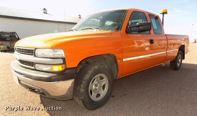 image for item DD2883 1999 Chevrolet Silverado 1500 Ext. Cab pickup truck