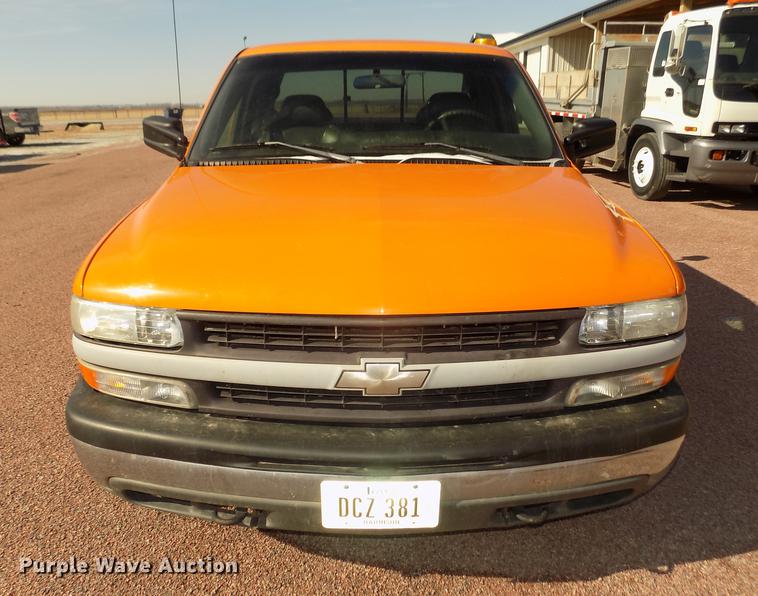 image for item DD2883 1999 Chevrolet Silverado 1500 Ext. Cab pickup truck
