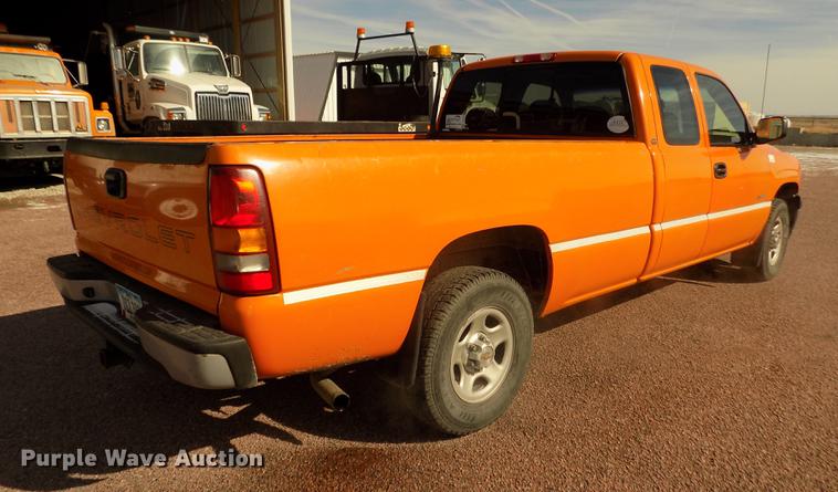 image for item DD2883 1999 Chevrolet Silverado 1500 Ext. Cab pickup truck