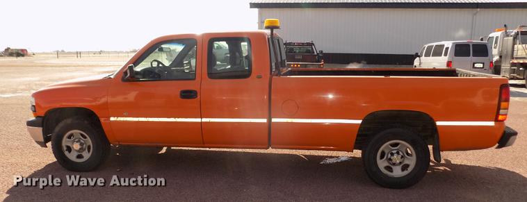 image for item DD2883 1999 Chevrolet Silverado 1500 Ext. Cab pickup truck