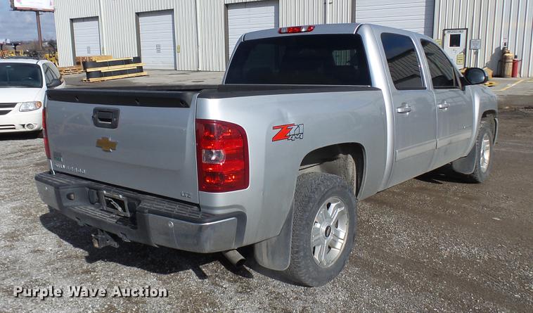 image for item DD9023 2011 Chevrolet Silverado 1500 Crew Cab pickup truck