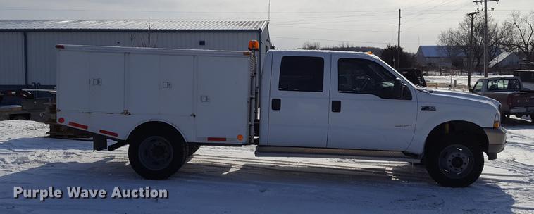 image for item DD9072 2004 Ford F450 utility bed truck