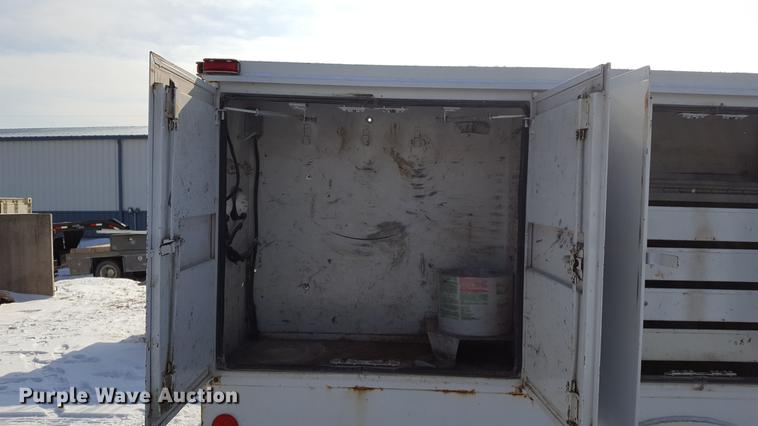 image for item DD9072 2004 Ford F450 utility bed truck