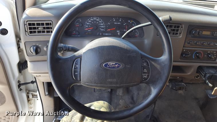 image for item DD9072 2004 Ford F450 utility bed truck