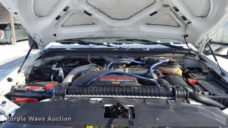 image for item DD9072 2004 Ford F450 utility bed truck