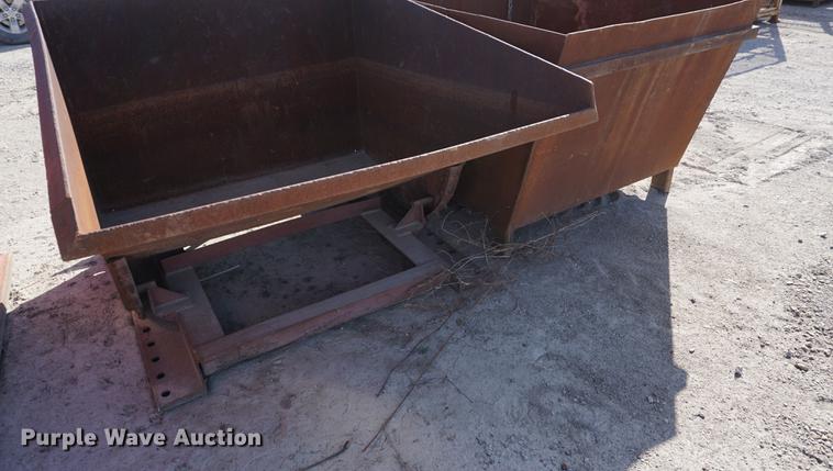 image for item DE3132 (6) dump hoppers