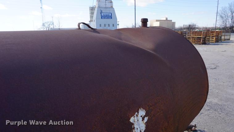 image for item DE3133 (5) fuel tanks