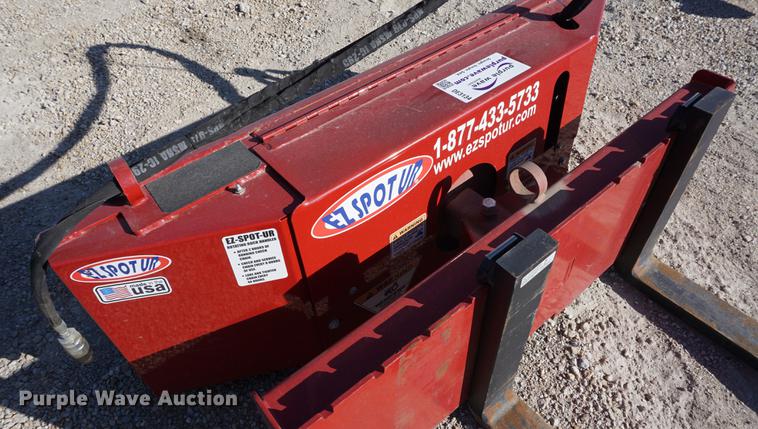 image for item DE3134 Easy Spot VR skid steer pallet forks