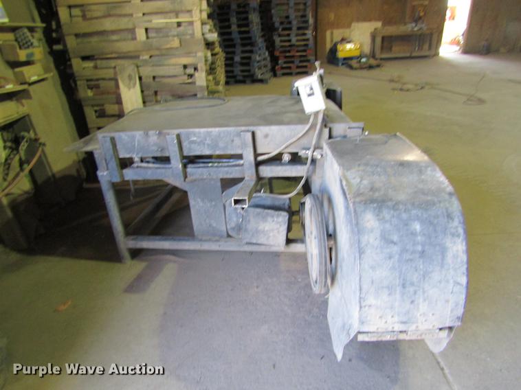 image for item DE6616 Pallet bandsaw