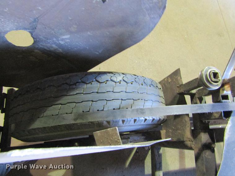 image for item DE6616 Pallet bandsaw