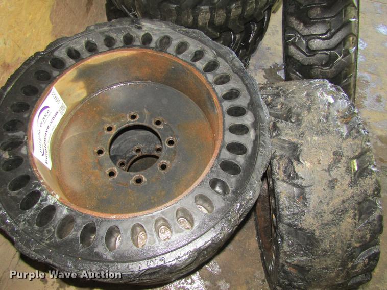 image for item DE6622 (9) tires