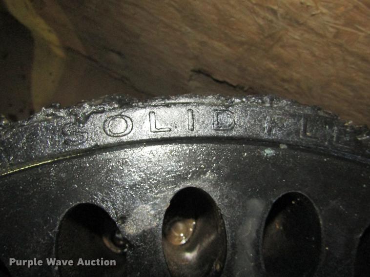 image for item DE6622 (9) tires