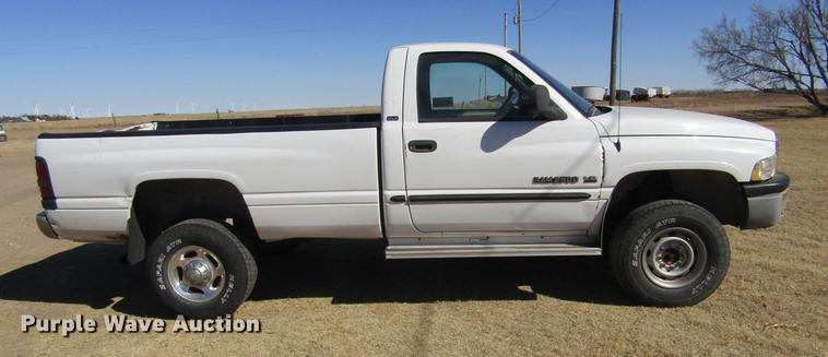 image for item DE6628 2000 Dodge Ram 2500 pickup truck