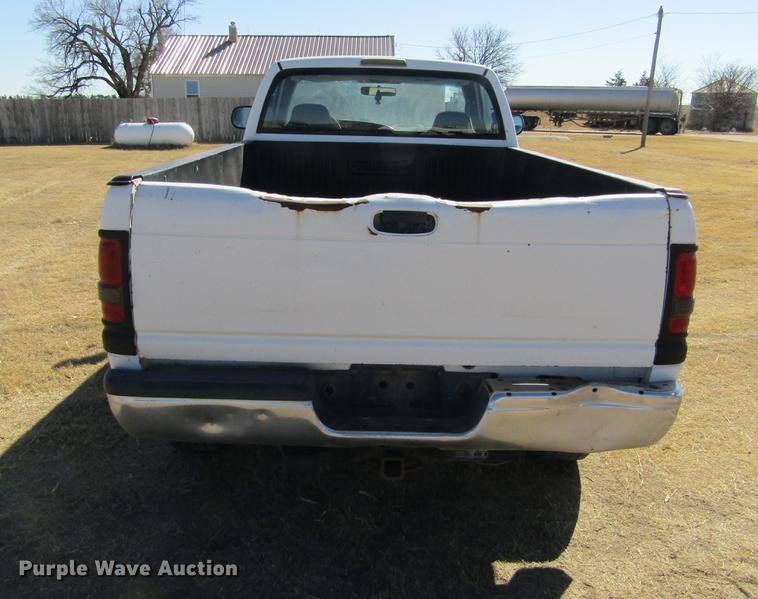 image for item DE6628 2000 Dodge Ram 2500 pickup truck