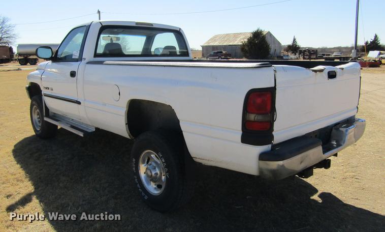 image for item DE6628 2000 Dodge Ram 2500 pickup truck