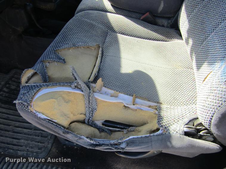 image for item DE6628 2000 Dodge Ram 2500 pickup truck